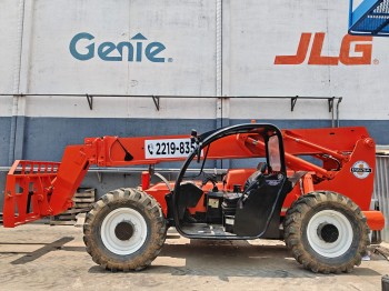 4-ton Telehandler:  Xtreme XR842